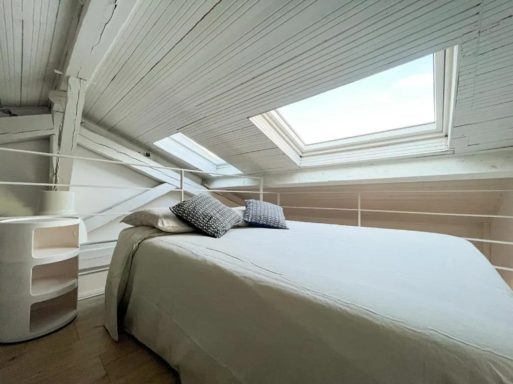 Apartment Suite Keywest Villeurbanne France